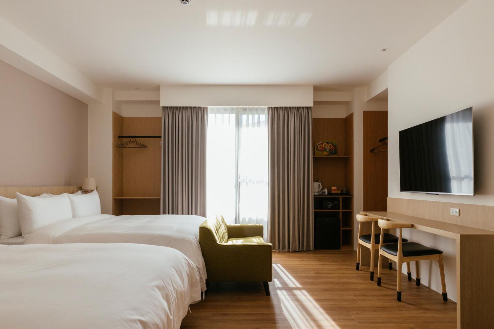 Hotel 鹹菜巷8號 à Tainan Extérieur photo